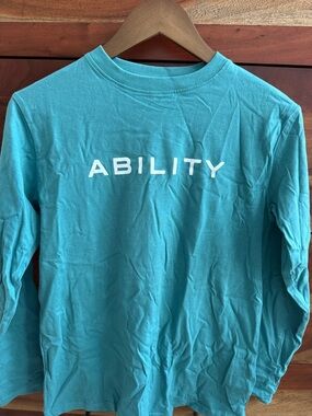 ABILITY Long-Sleeve Crew Tee in Teal